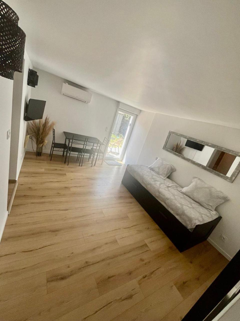 Charmant Et Confortable Appartement Narbona Exterior foto